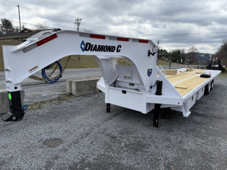 New 2026 Diamond C FMAX212 GOOSENECK TRAILER PACESETTER EDITION HYDRO JACKS & DOVE DISC BRAKES ALUMINUM OUTER RIMS