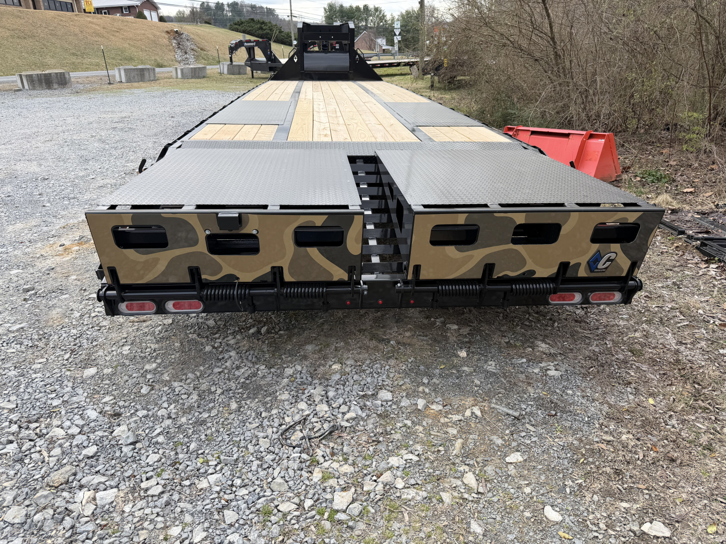 New 2026 Diamond C FMAX212 GOOSENECK Trailer 27+5 MAX RAMPS DIRTY GRAPHIX EDITION