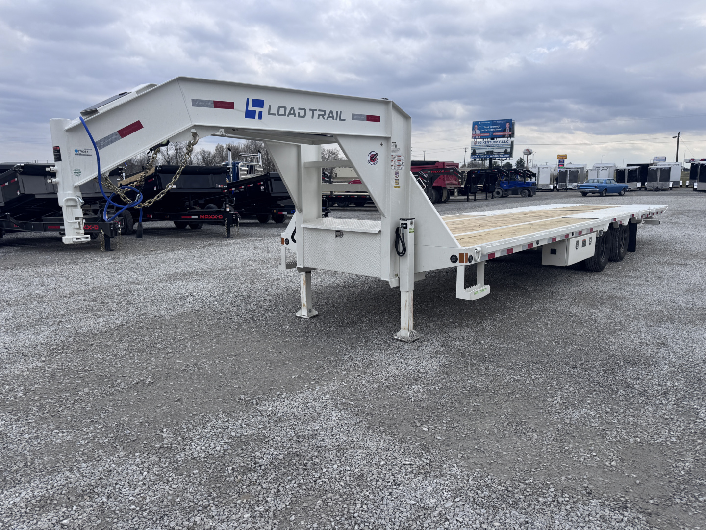 New 2026 Load Trail 32' Hydraulic Dovetail Gooseneck Equipment Trailer