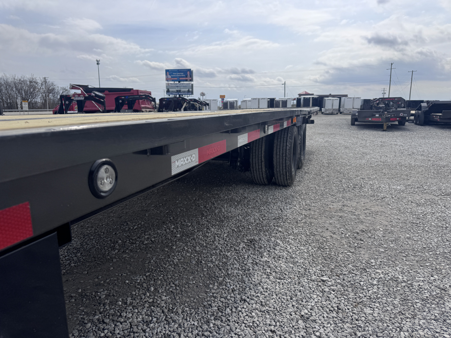 New 2026 MAXX-D YDX 32' Hydraulic Dovetail Gooseneck Equipment Trailer