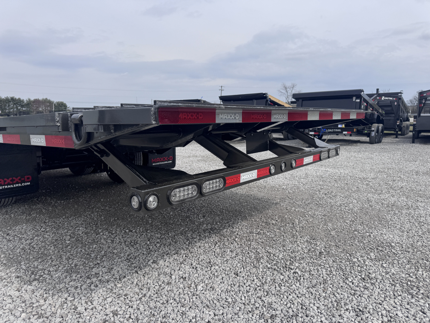 New 2026 MAXX-D YDX 32' Hydraulic Dovetail Gooseneck Equipment Trailer
