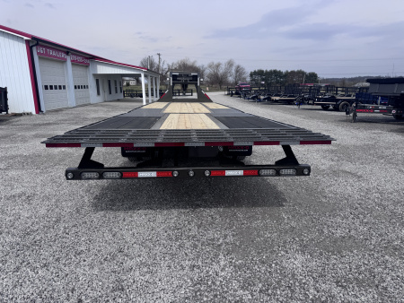 New 2026 MAXX-D YDX 32' Hydraulic Dovetail Gooseneck Equipment Trailer