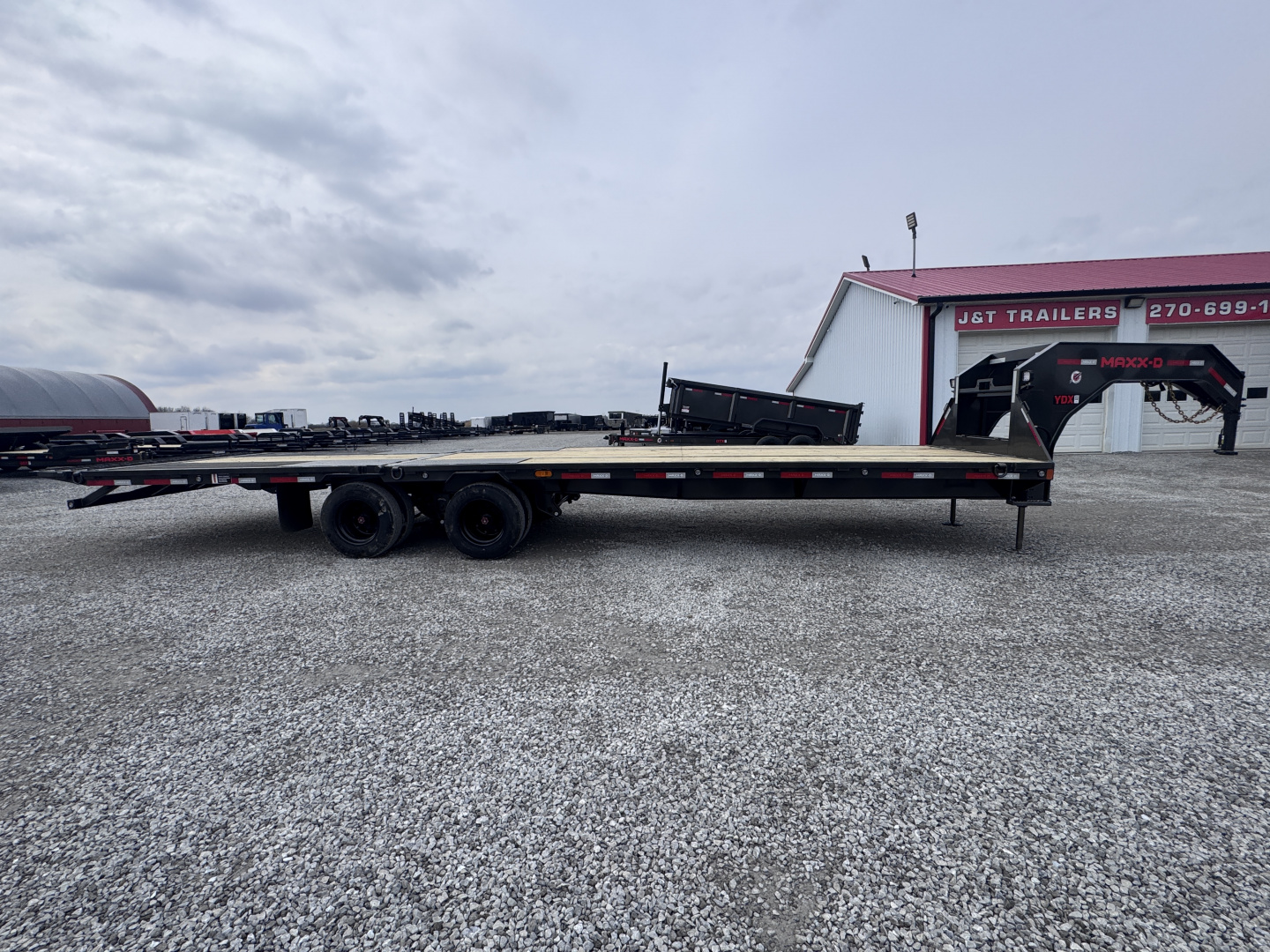 New 2026 MAXX-D 32' Hydraulic Dovetail Gooseneck Equipment Trailer