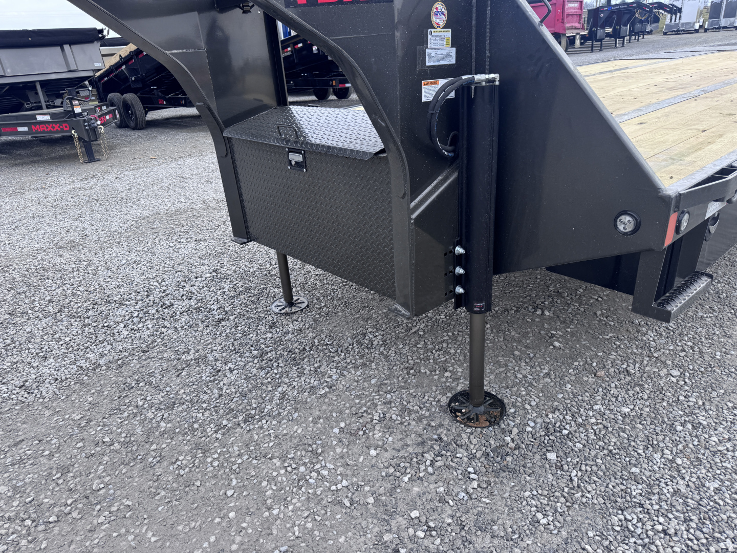 New 2026 MAXX-D 32' Hydraulic Dovetail Gooseneck Equipment Trailer