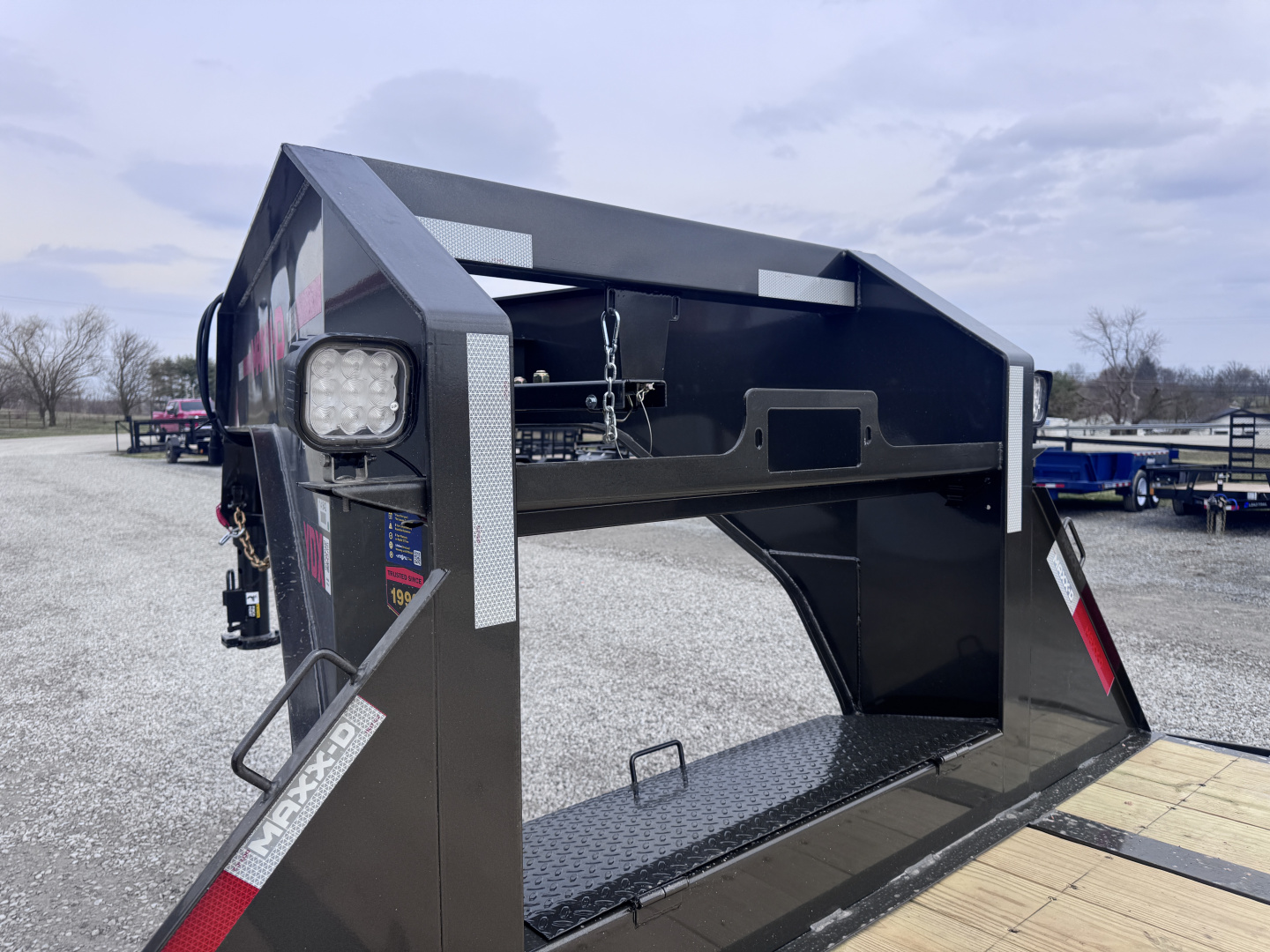 New 2026 MAXX-D 32' Hydraulic Dovetail Gooseneck Equipment Trailer