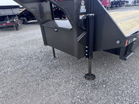 New 2026 MAXX-D 32' Hydraulic Dovetail Gooseneck Equipment Trailer