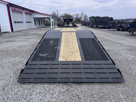 New 2026 MAXX-D 32' Hydraulic Dovetail Gooseneck Equipment Trailer