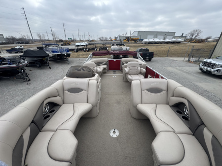 Used 2015 Sylvan Mirage 8520 Pontoon Boat