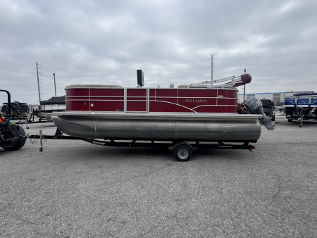 Used 2015 Sylvan Mirage 8520 Pontoon Boat