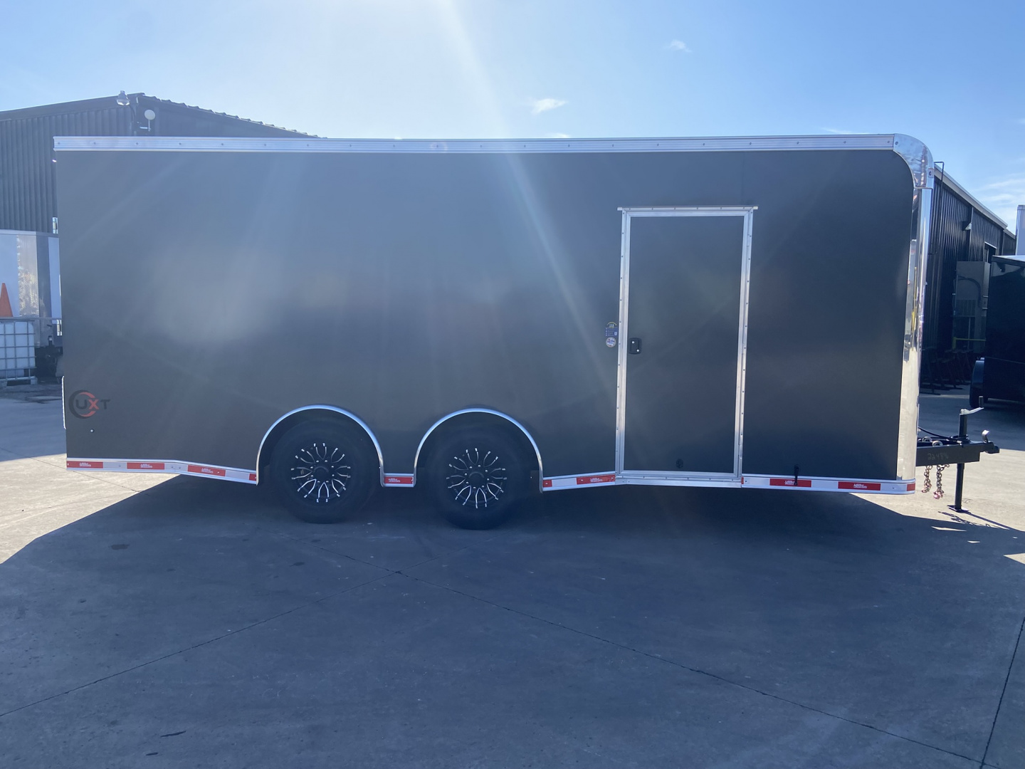 New United UXT 8.520 Cargo Enclosed Trailer