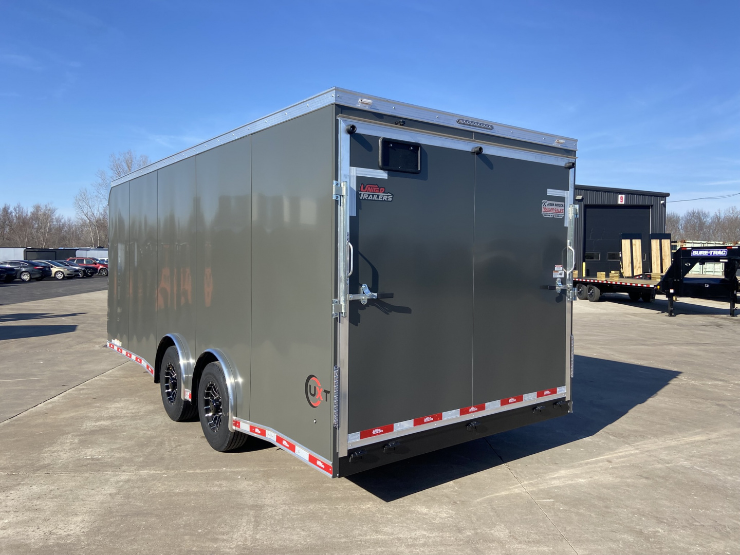 New United UXT 8.520 Cargo Enclosed Trailer