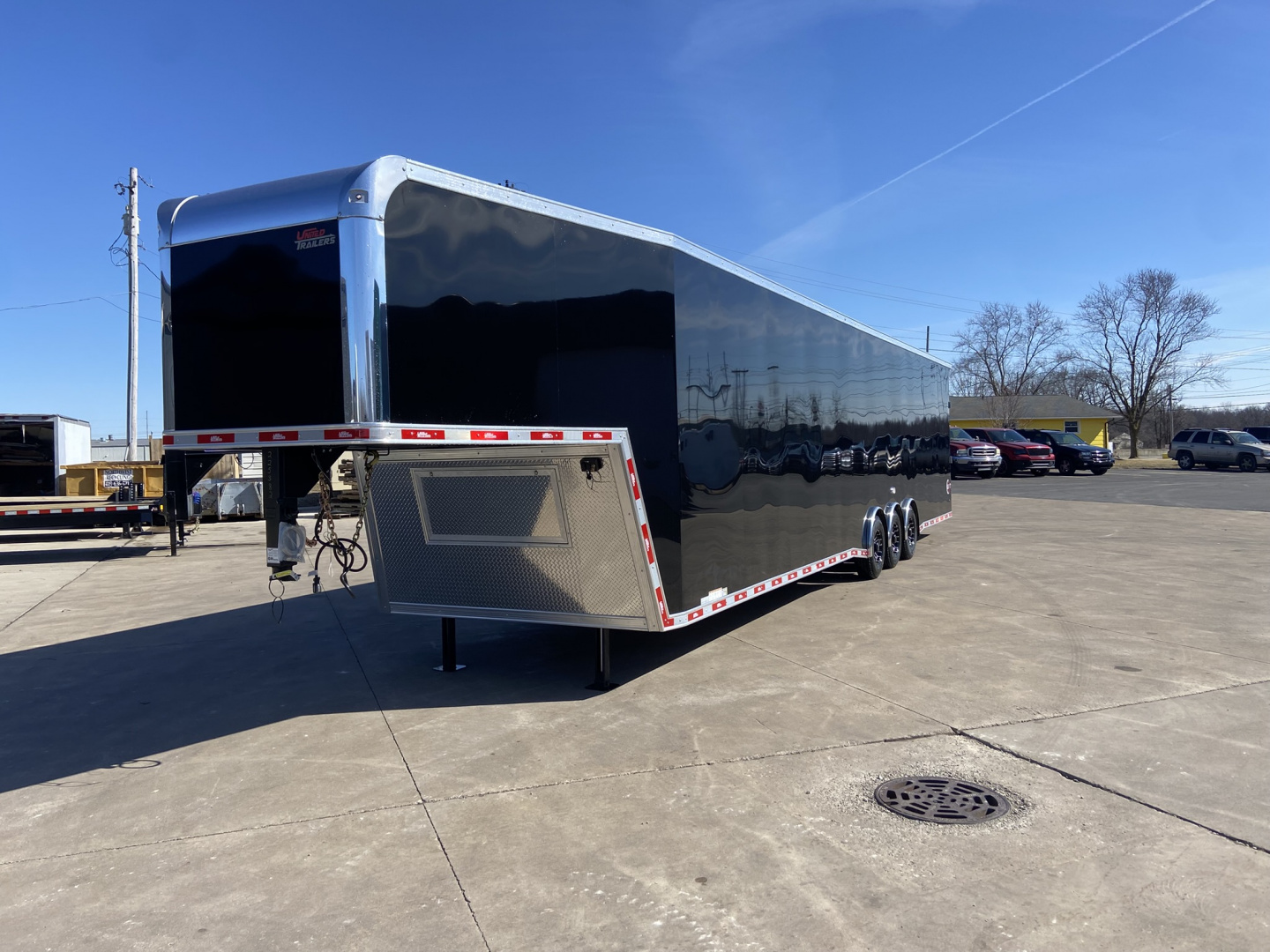 New United Trailers UXGN 8.5X46 Car Hauler