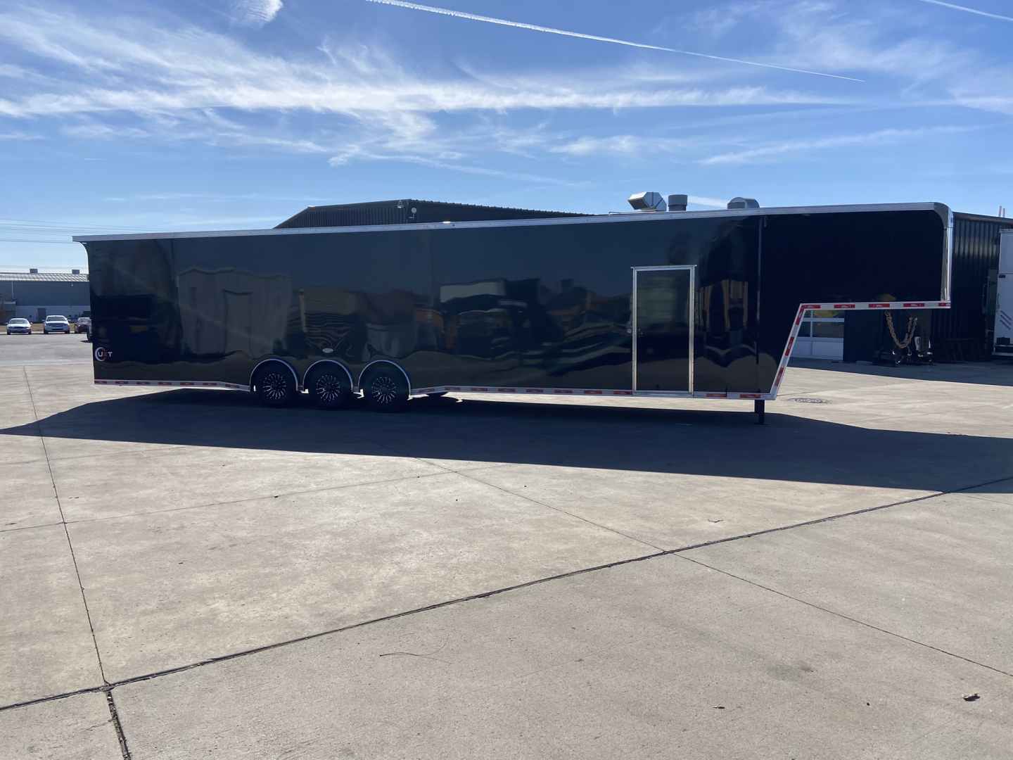 New United Trailers UXGN 8.5X46 Car Hauler