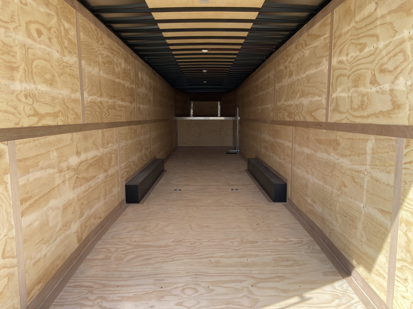 New United Trailers UXGN 8.5X46 Car Hauler