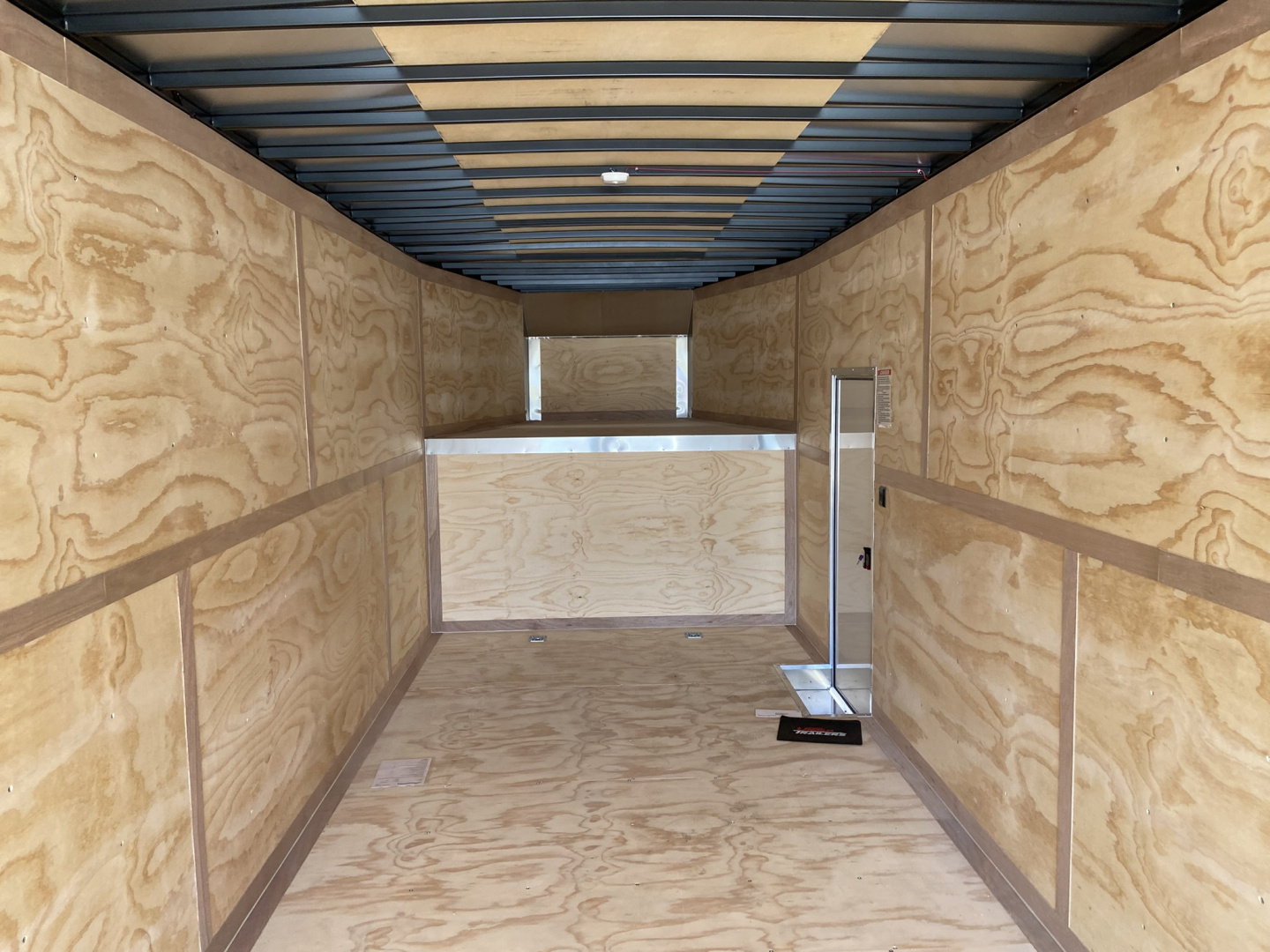 New United Trailers UXGN 8.5X46 Car Hauler