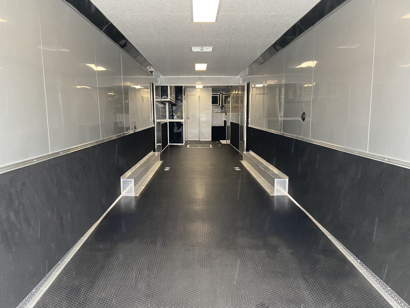 New Vintage 8X53 Center Bath Racing Trailer