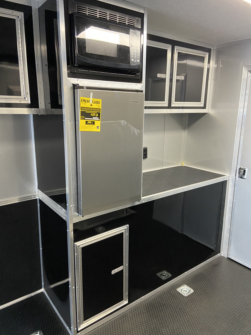 New Vintage 8X53 Center Bath Racing Trailer