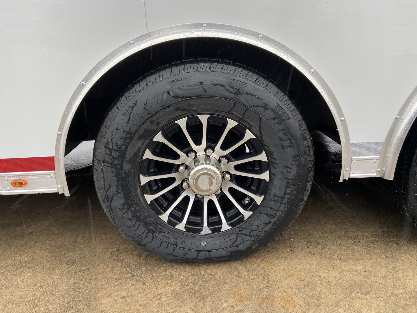 New Vintage 8X53 Center Bath Racing Trailer