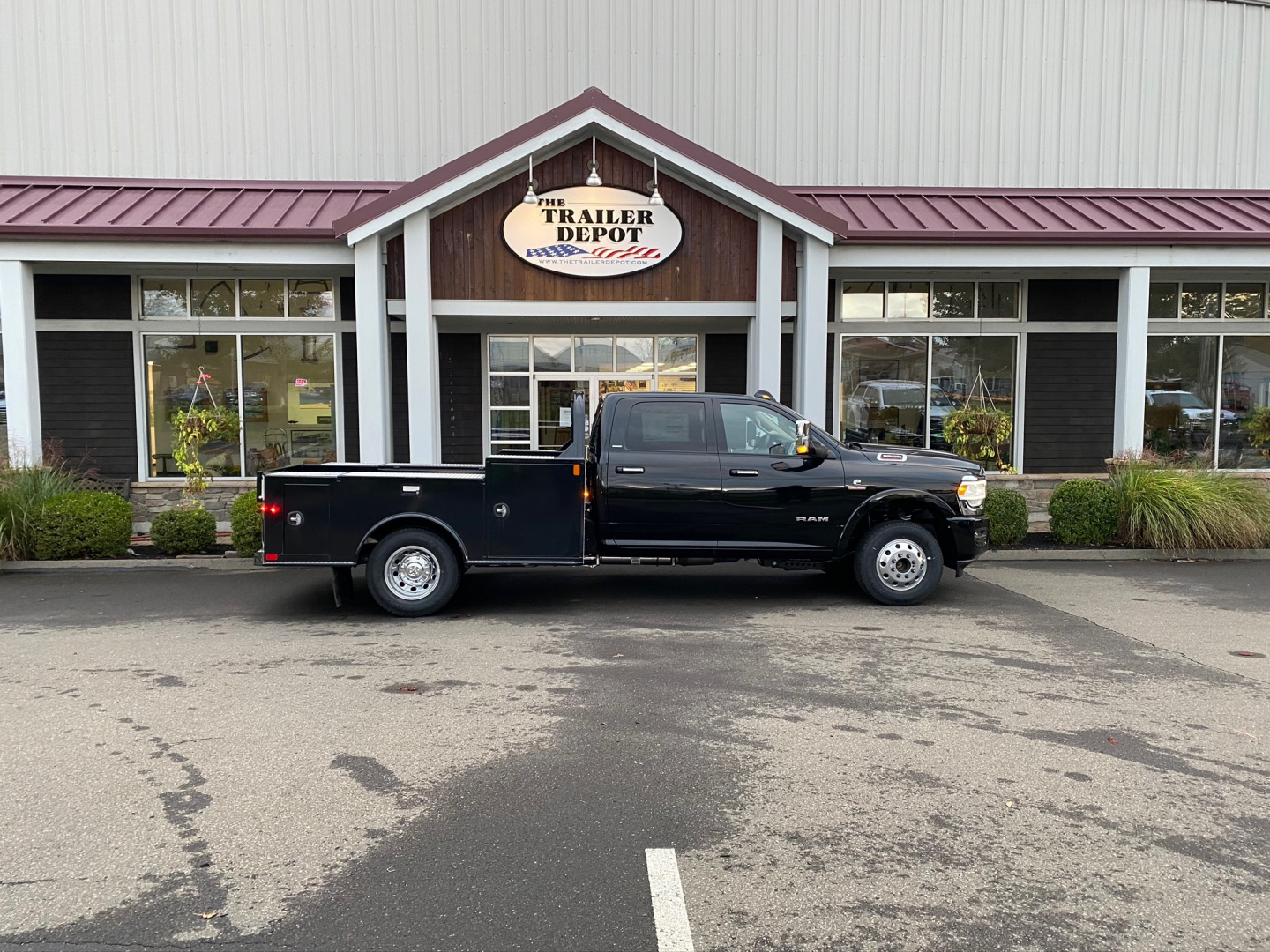 New CM TM TRUCK BED STARTING AT 13,900.00