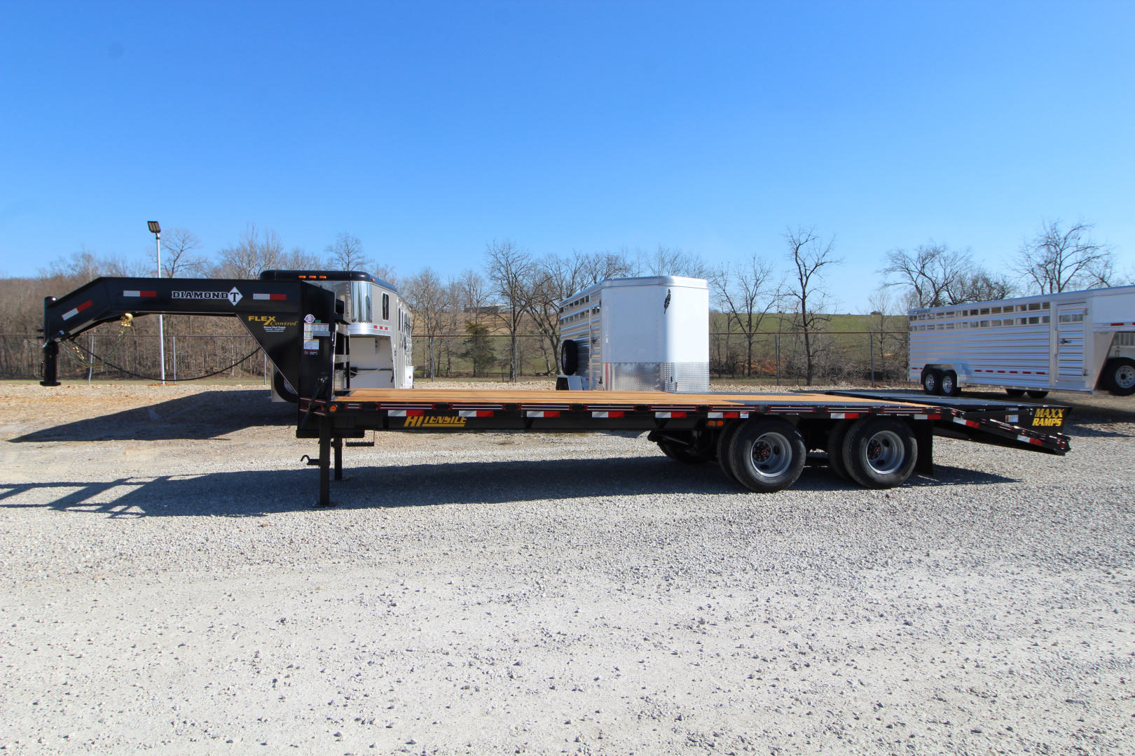 New 2026 Diamond T 10225DTF240 Flatbed Trailer