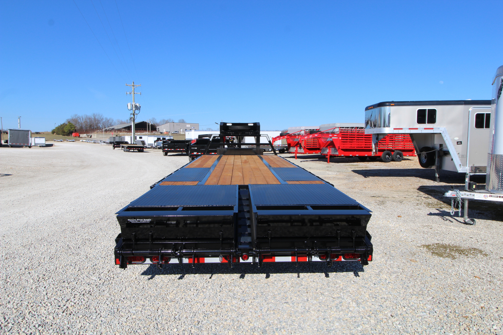 New 2026 Diamond T 10225DTF240 Flatbed Trailer