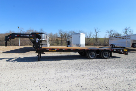 New 2026 Diamond T 10225DTF240 Flatbed Trailer