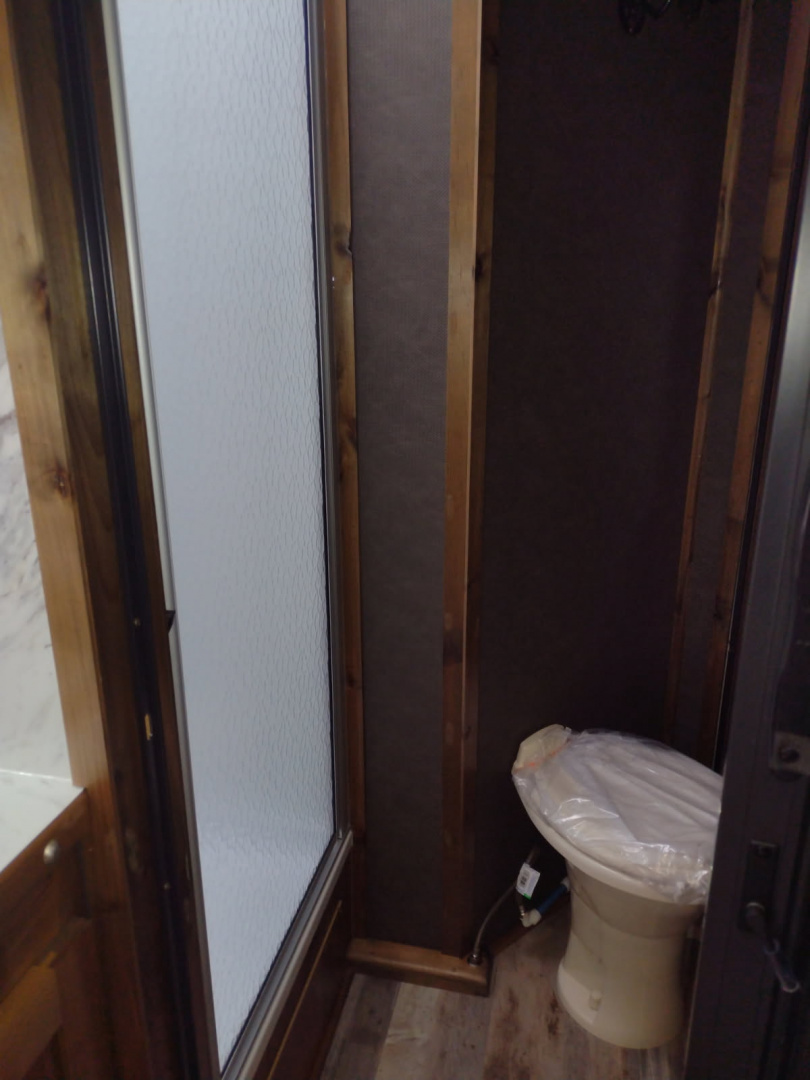 New 2026 Trails West Sierra 4 Horse w/ 10x10 Living Quarters Trailer