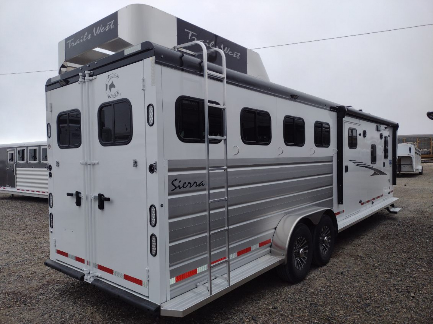 New 2026 Trails West Sierra 4 Horse w/ 10x10 Living Quarters Trailer