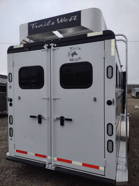 New 2026 Trails West Sierra 4 Horse w/ 10x10 Living Quarters Trailer
