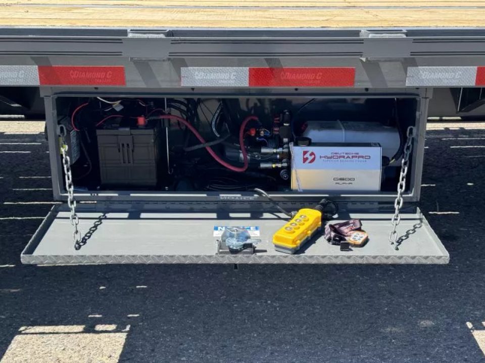 New 2025 Diamond C FMAX212 32' Pacesetter Edition - 25.9K Gooseneck Equipment Trailer