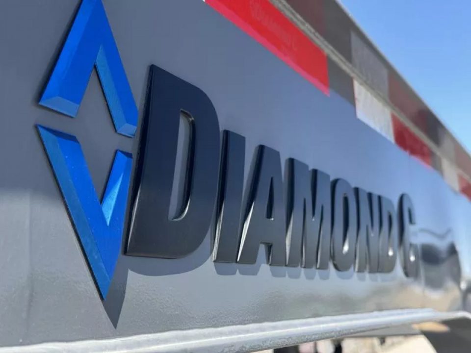 New 2025 Diamond C FMAX212 32' Pacesetter Edition - 25.9K Gooseneck Equipment Trailer