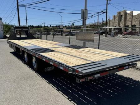 New 2025 Diamond C FMAX212 32' Pacesetter Edition - 25.9K Gooseneck Equipment Trailer