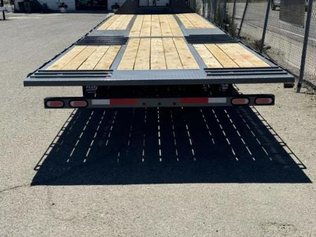 New 2025 Diamond C FMAX212 32' Pacesetter Edition - 25.9K Gooseneck Equipment Trailer