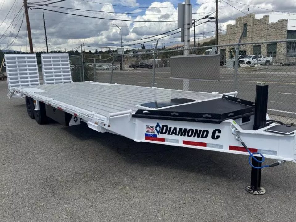 New 2026 Diamond C DEC 26' Max Ramp - 14.9K Deckover Equipment Trailer