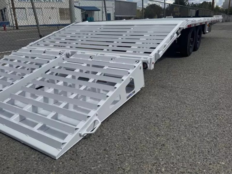 New 2026 Diamond C DEC 26' Max Ramp - 14.9K Deckover Equipment Trailer