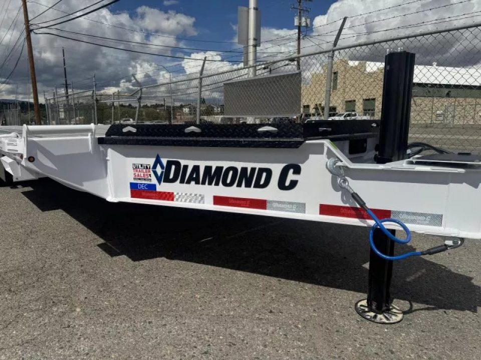 New 2026 Diamond C DEC 26' Max Ramp - 14.9K Deckover Equipment Trailer