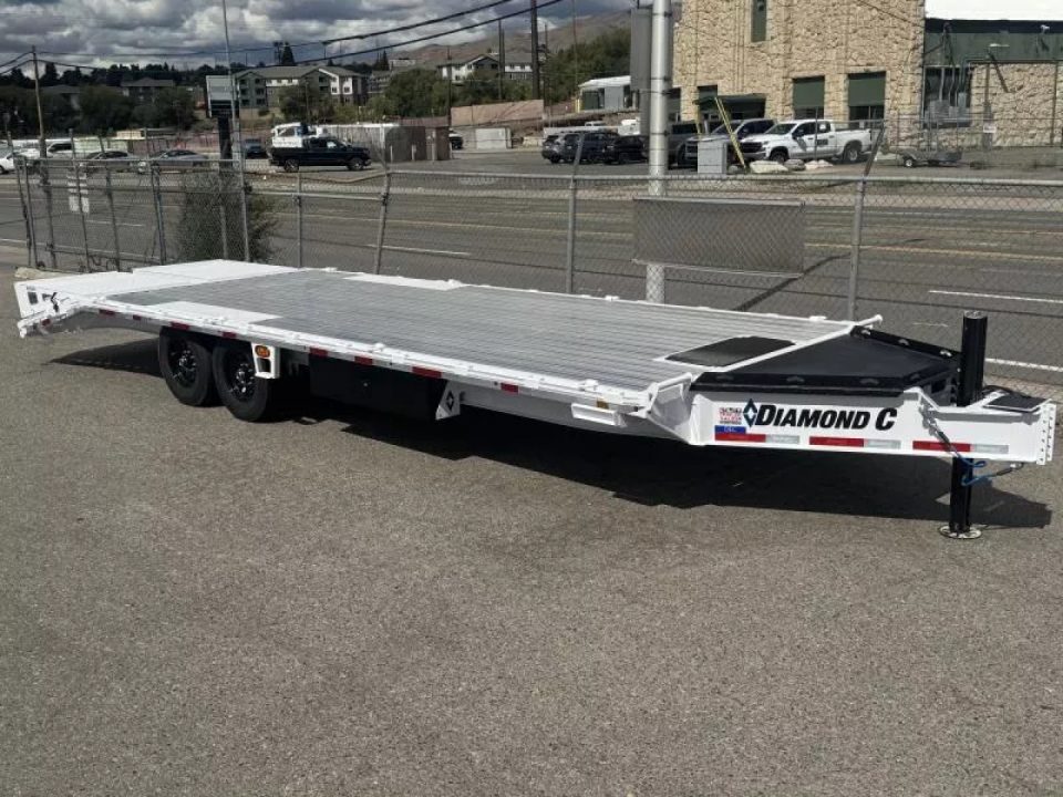 New 2026 Diamond C DEC 26' Max Ramp - 14.9K Deckover Equipment Trailer