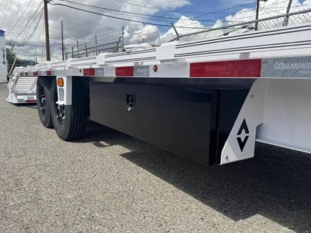 New 2026 Diamond C DEC 26' Max Ramp - 14.9K Deckover Equipment Trailer