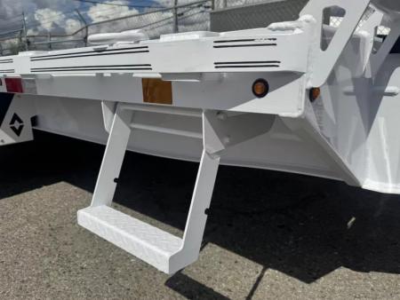 New 2026 Diamond C DEC 26' Max Ramp - 14.9K Deckover Equipment Trailer