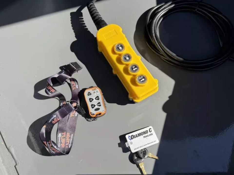 New 2026 Diamond C HXD 102"x22' - 15.5K Equipment Tilt Trailer