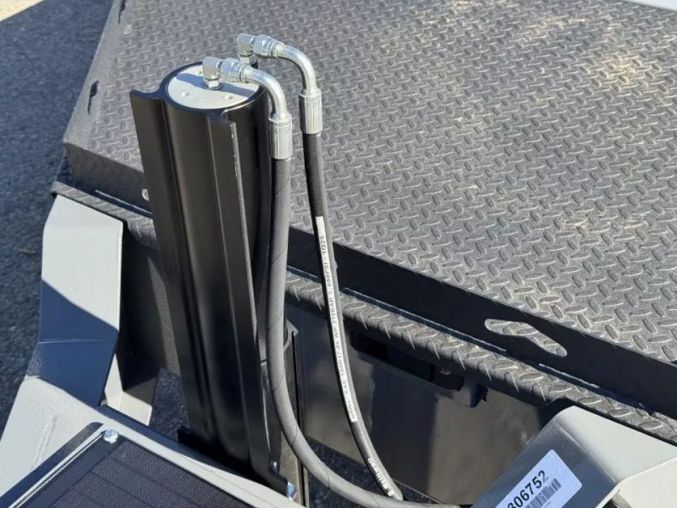 New 2026 Diamond C HXD 102"x22' - 15.5K Equipment Tilt Trailer