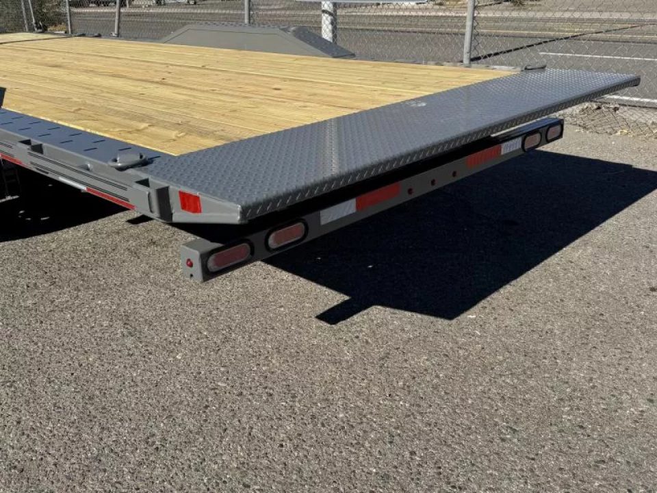 New 2026 Diamond C HXD 102"x22' - 15.5K Equipment Tilt Trailer