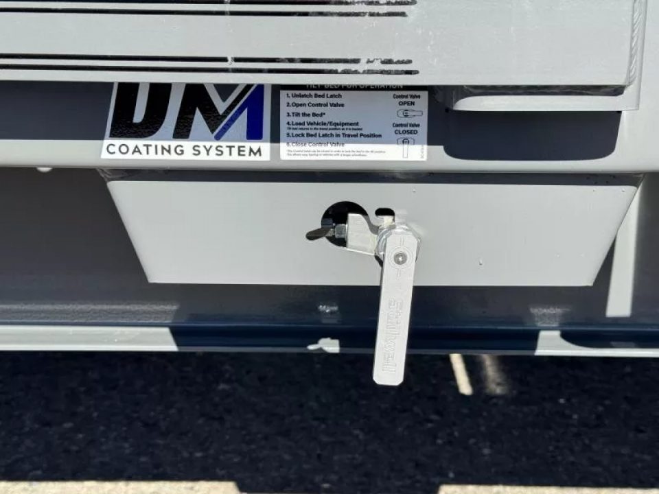 New 2026 Diamond C HXD 102"x22' - 15.5K Equipment Tilt Trailer