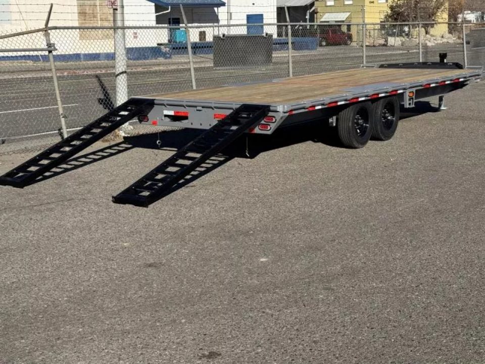 New 2026 Diamond C DEC 22' - 15.5K Deckover Equipment Trailer