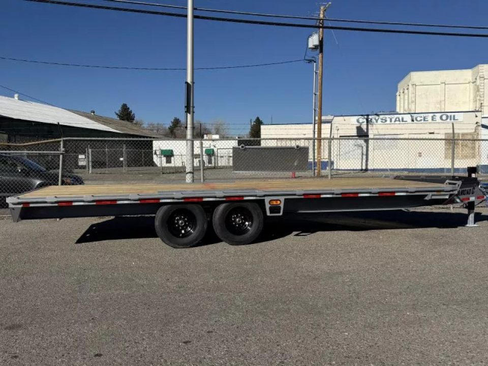New 2026 Diamond C DEC 22' - 15.5K Deckover Equipment Trailer