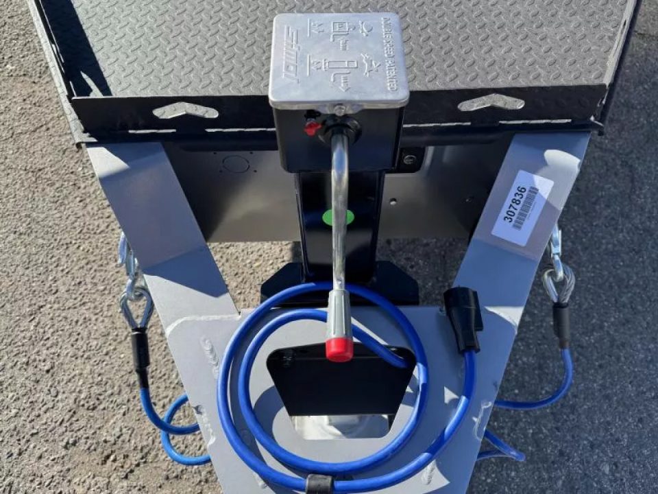 New 2026 Diamond C DEC 22' - 15.5K Deckover Equipment Trailer