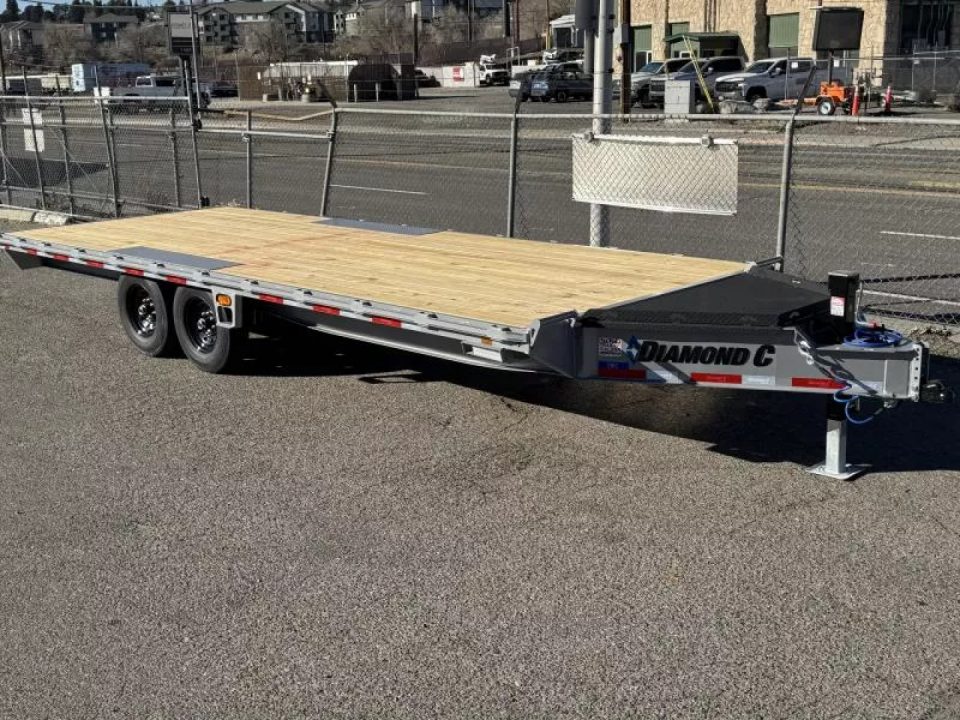 New 2026 Diamond C DEC 22' - 15.5K Deckover Equipment Trailer