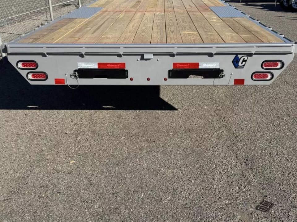 New 2026 Diamond C DEC 22' - 15.5K Deckover Equipment Trailer