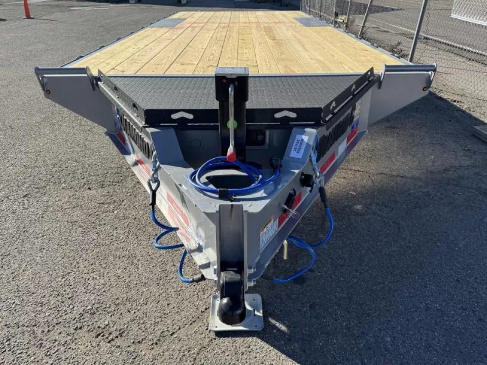 New 2026 Diamond C DEC 22' - 15.5K Deckover Equipment Trailer