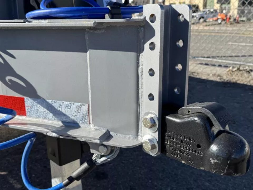 New 2026 Diamond C DEC 22' - 15.5K Deckover Equipment Trailer